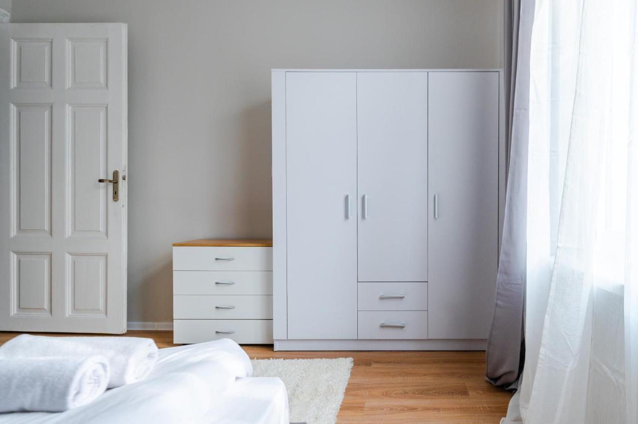 Boutique 2-Bedroom Apartment In Софія Екстер'єр фото