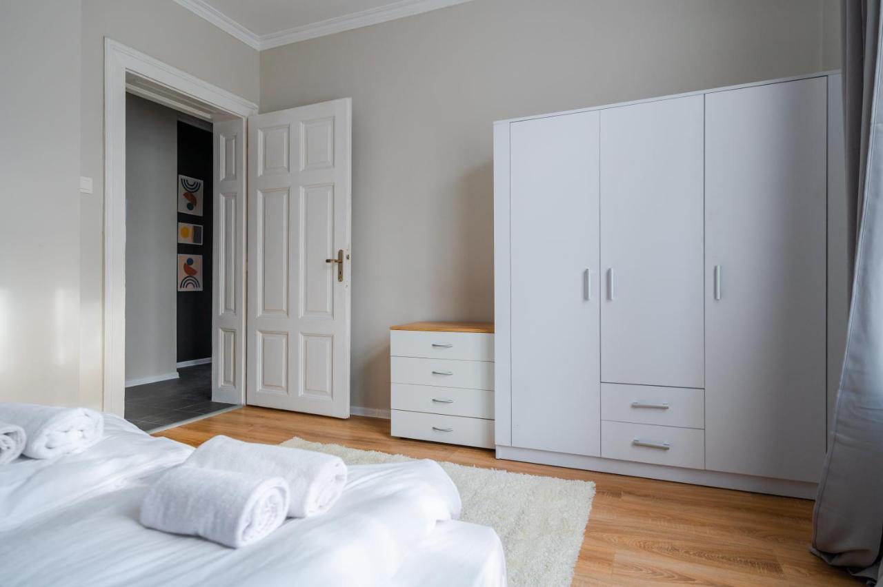 Boutique 2-Bedroom Apartment In Софія Екстер'єр фото